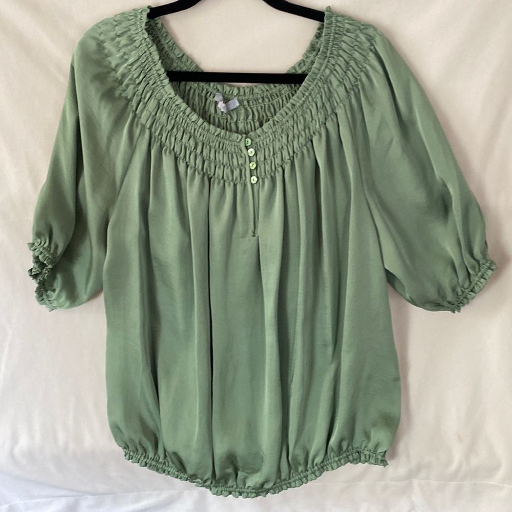 1X dressy blouse/ beautiful shade of green